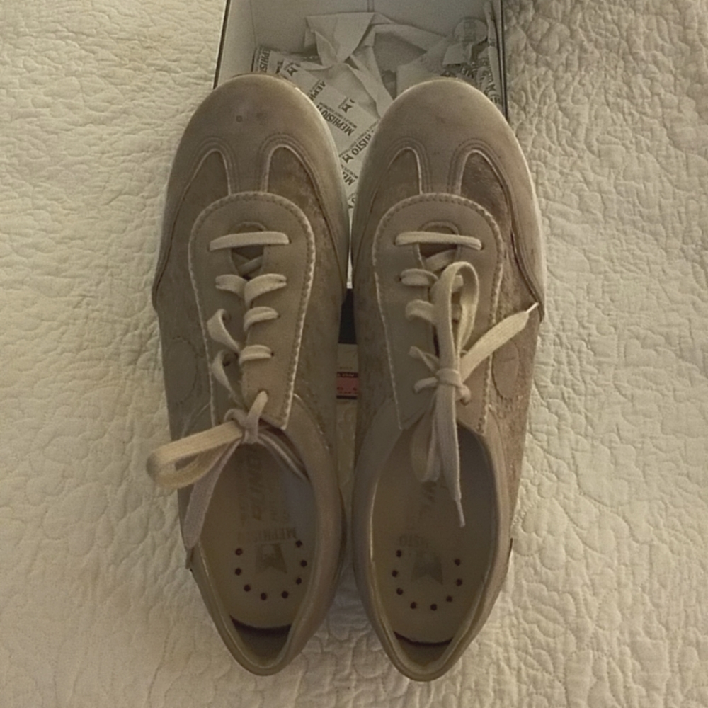 Women's US 8.5 Mephisto tan sport shoes.